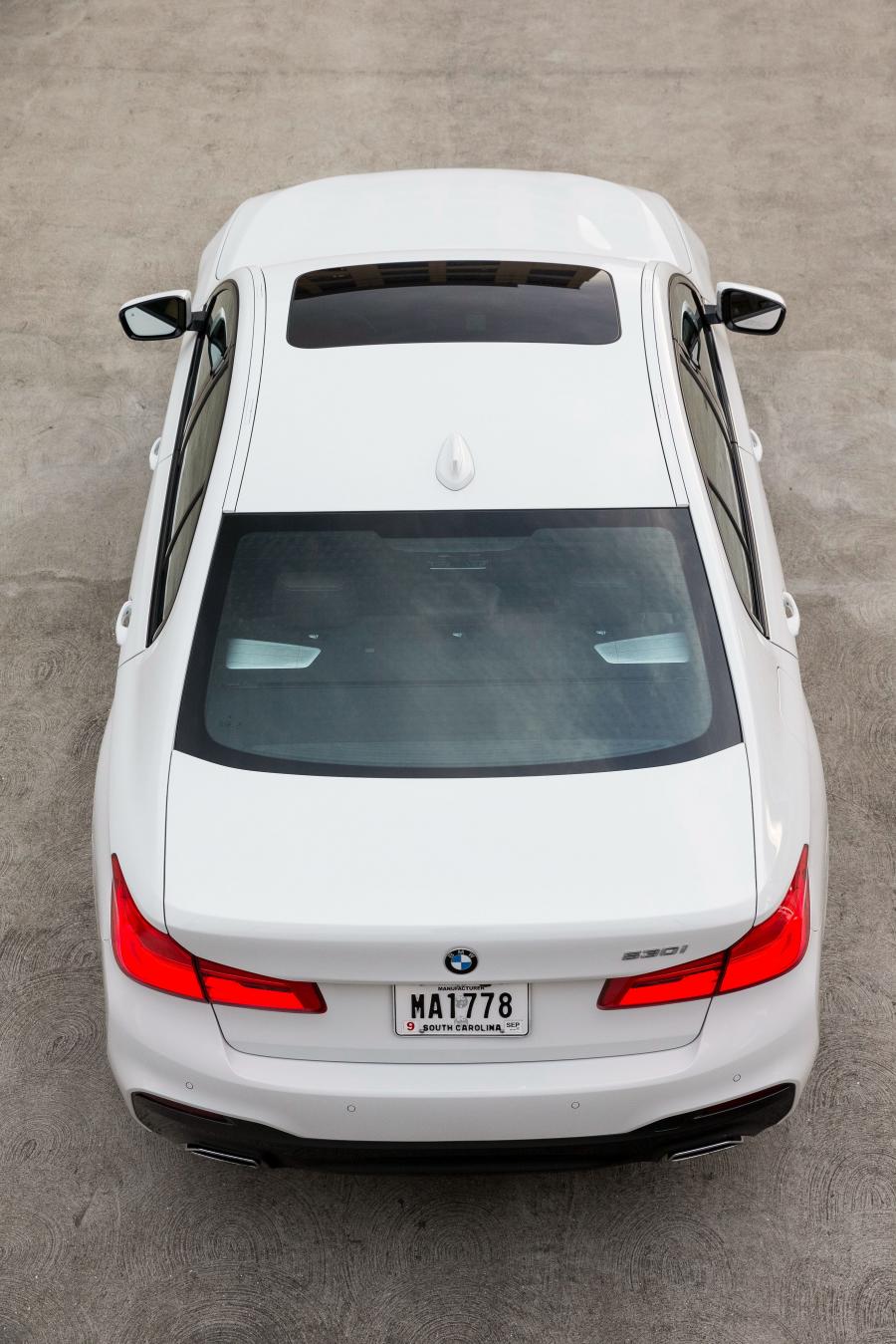  BMW 530i Sedan M Sport 2017 года  (NA) (фото 4 из 7)